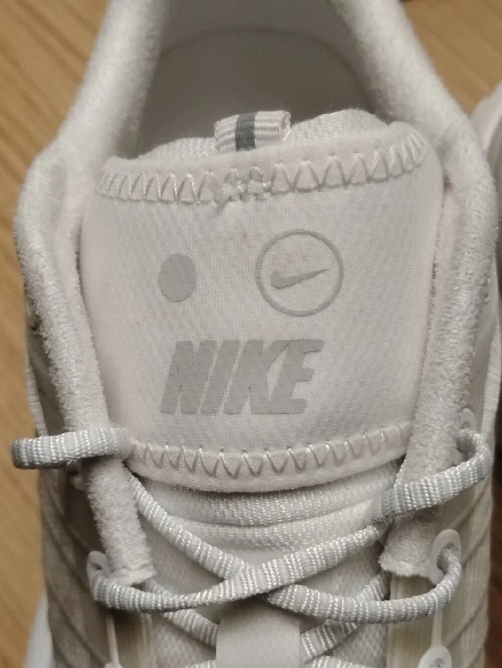 Nike Men’s Lunar Roam: Size 9